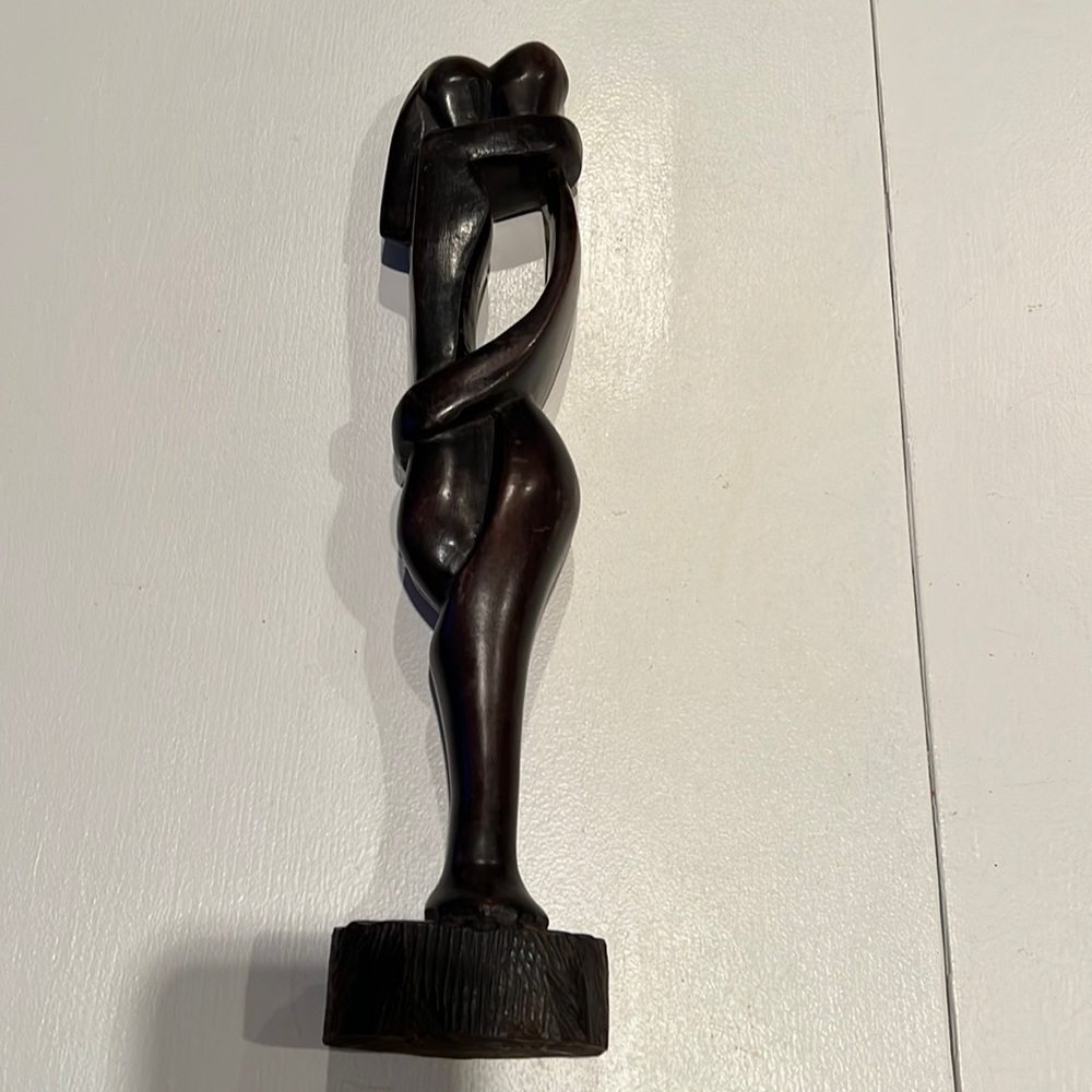 Wood sculpture Lovers